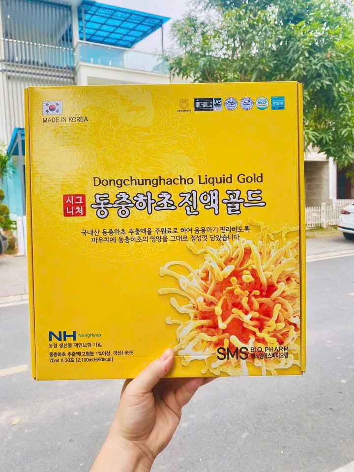 Nước Sâm Đông Trùng Vàng