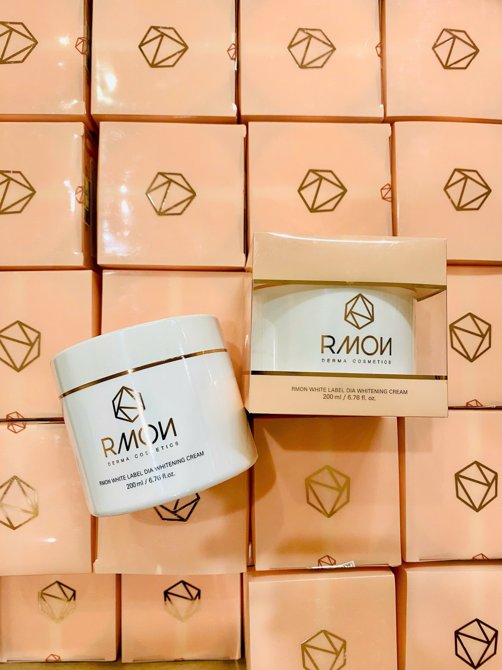 Kem body tế bào gốc cao cấp Rmon
