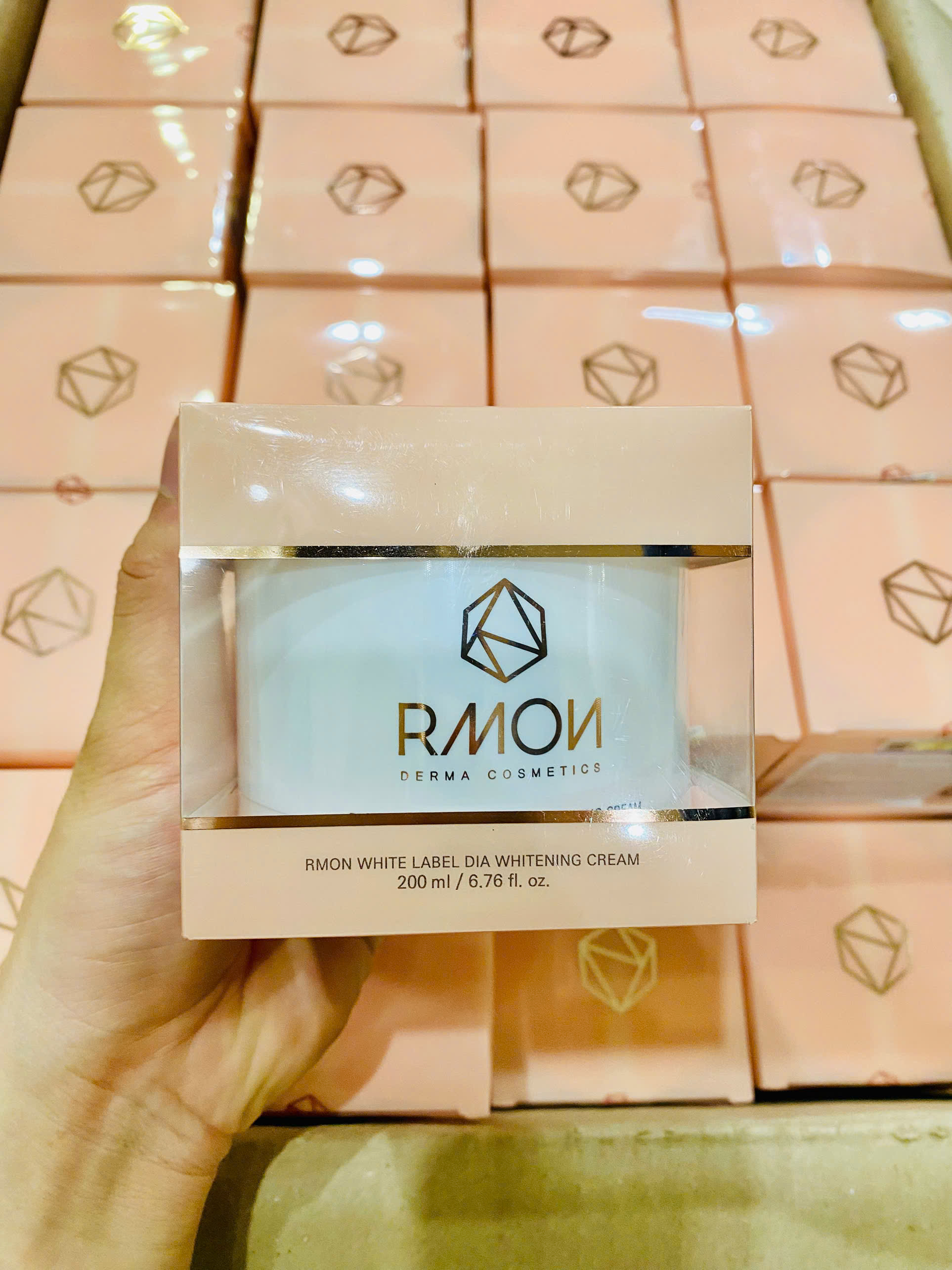 Kem body tế bào gốc cao cấp Rmon